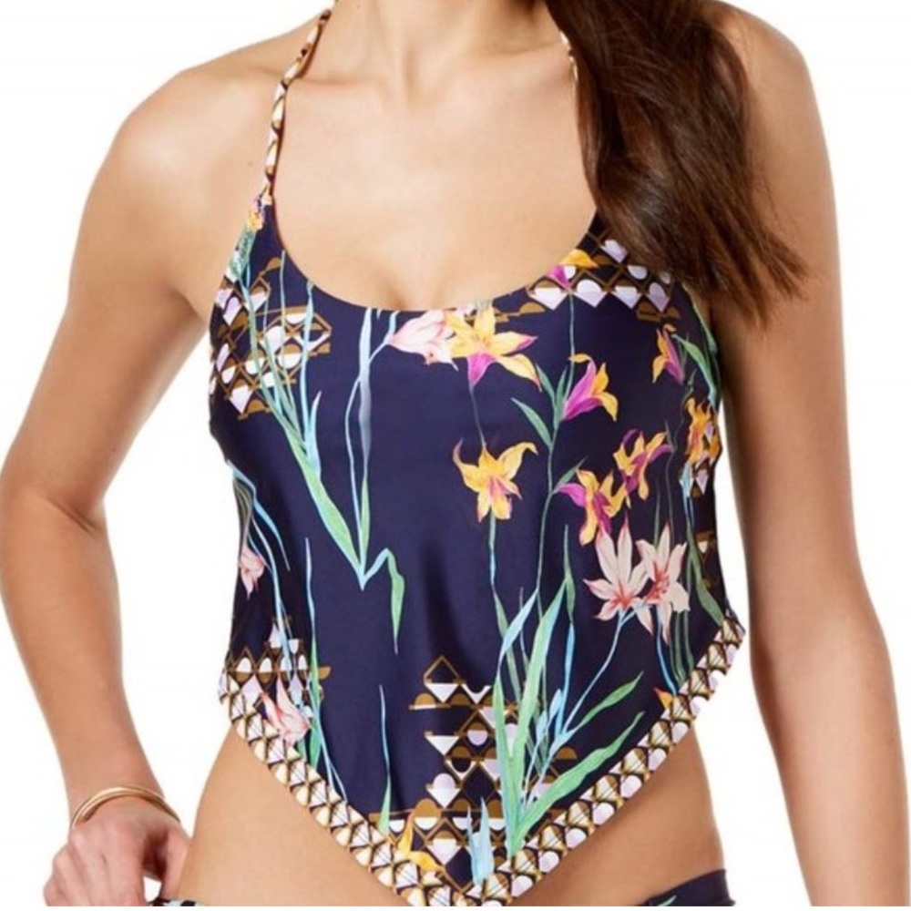 LOOKING FOR this Trina Turk Fiji Bikini Top - Sz 6 or 8 🙏🏻🙏🏻